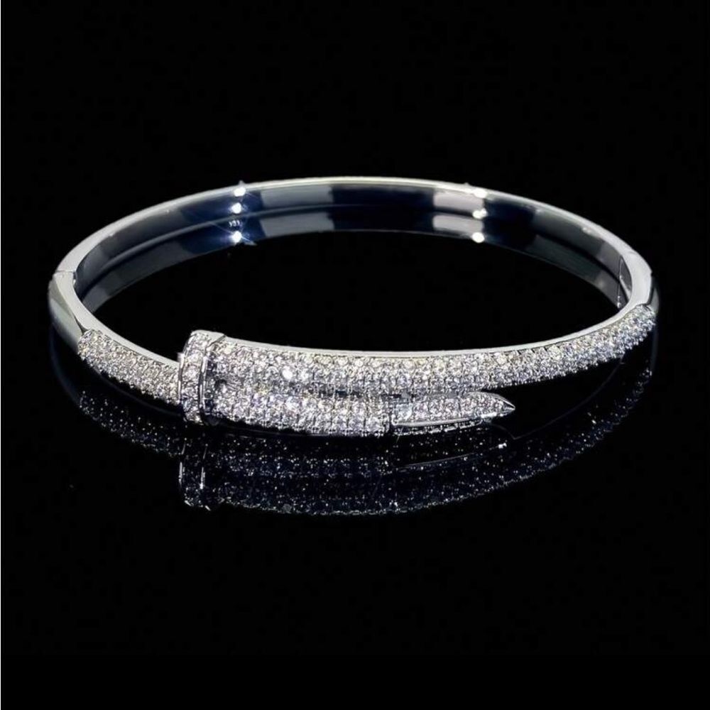 Diamond bracelet Q241